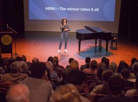 Verleihung des Euregio-Schüler-Literaturpreises 2023 - Vera Akingboye aus Aachen (Gesang)