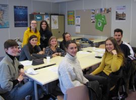 Am 25.03.2019 sind beim Jurytag des Euregio-Schüler-Literaturpreises rund 150 Schülerinnen und Schüler aus Belgien, Deutschland und den Niederlanden im  Charlemagne College Eijkhagen zusammengekommen, um den/die Gewinner*in 2019 zu wählen.