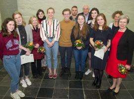 Uitreiking NXT-TXT Awards 2019 (28.03., Aula Carolina, Aken): A. Giet, D. Hendrikx, J. Desseille, H. Emunds, C. Ghuysen, P. Bank, P. Spiering, J. Doornbos, A. v. Dijk, C. Coenen, E. R. Villarte, Dr. K. Hůrková, Prof. Dr. C. Vaeßen. Foto: H. Lachmann.