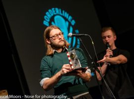 Borderlines – Euregion Poetry Slam: De grote finale op 22 november 2019 in het Ludwig Forum Aken. Presentatie: Daan Doesborgh (linkerzijde) & Lukas Knoben. Foto: © Pascal Moors.
